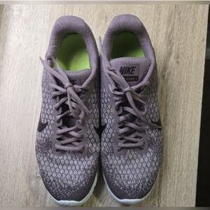 Nike Women's Air Max Sequent 2 - Sz 9